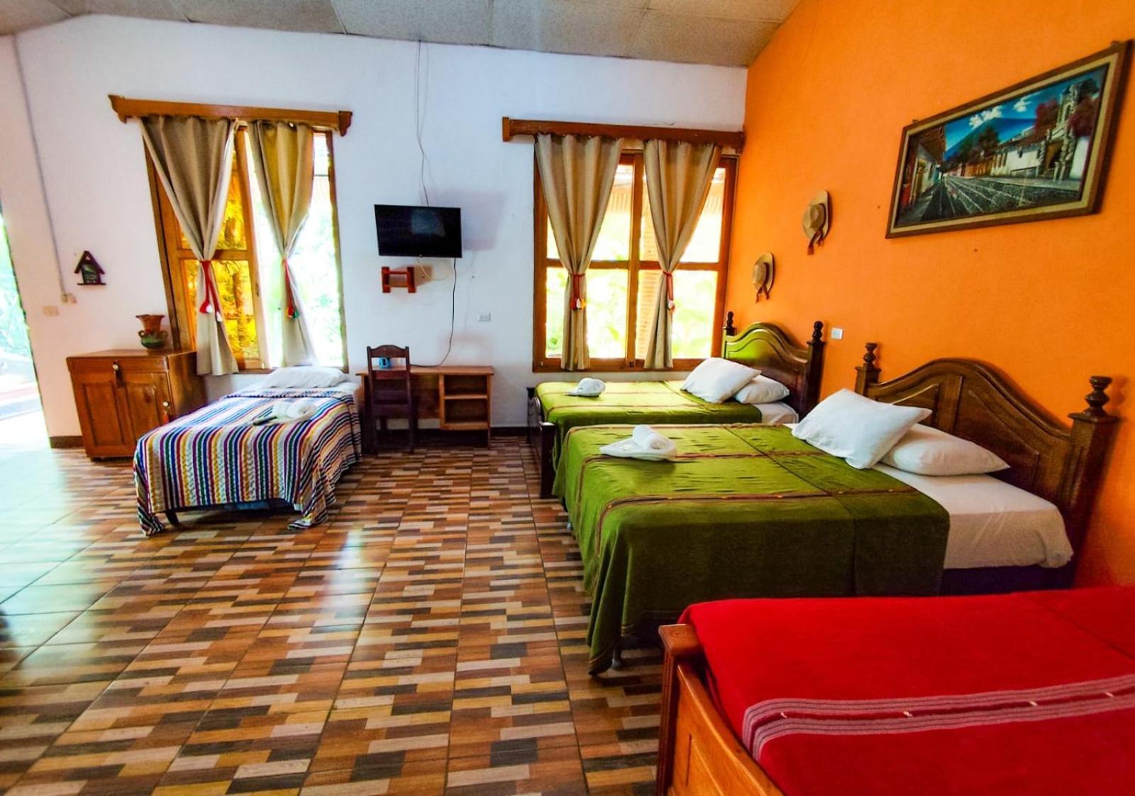 Hostel Vinas *